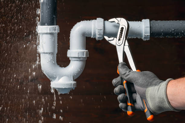 Professional Gas Line Repair technician working in Villas, NJ